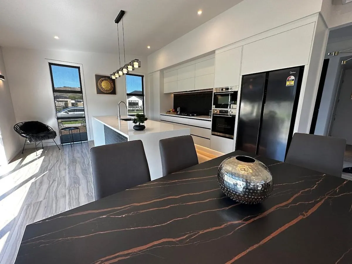 Tranquil New Home With Stunning Hill Views Christchurch Dom wakacyjny