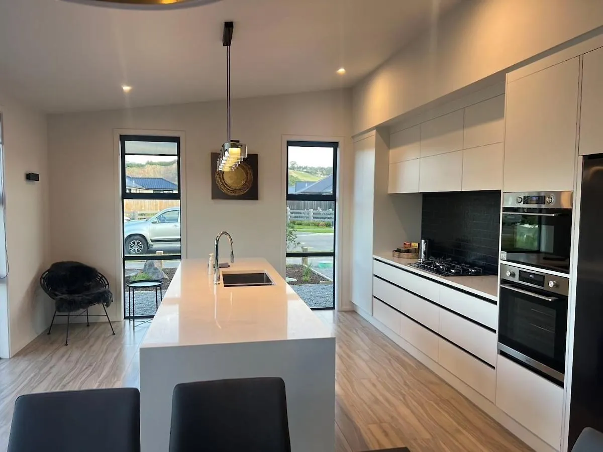 Dom wakacyjny Tranquil New Home With Stunning Hill Views Christchurch Nowa Zelandia