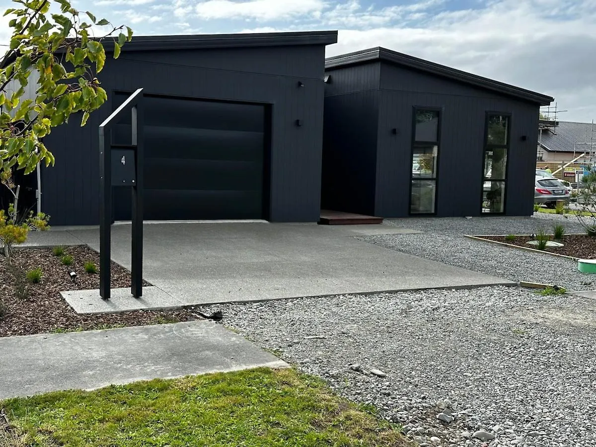 Tranquil New Home With Stunning Hill Views Christchurch