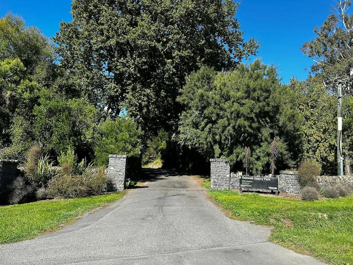 Tranquil New Home With Stunning Hill Views Christchurch Dom wakacyjny